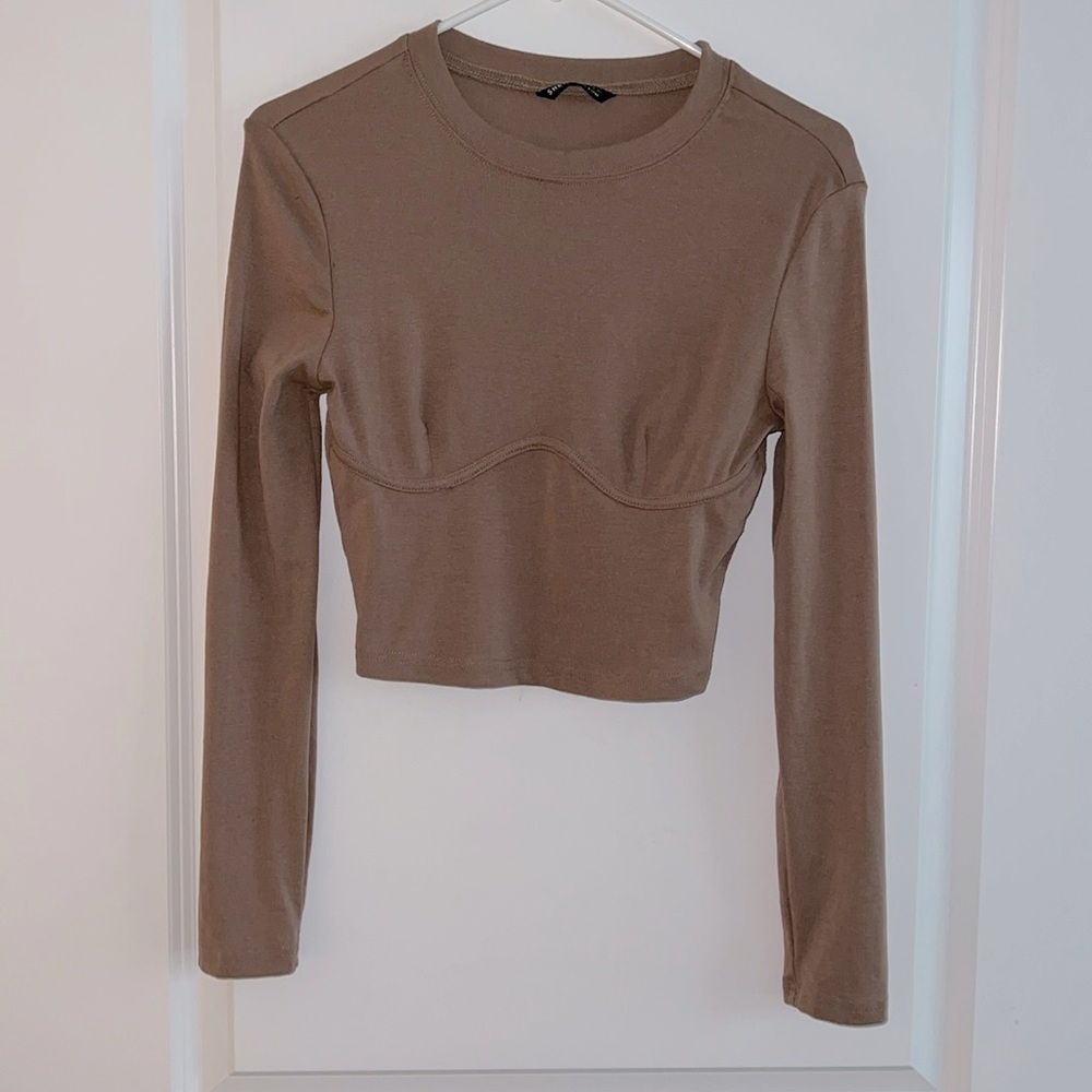 Crop woman’s shirt